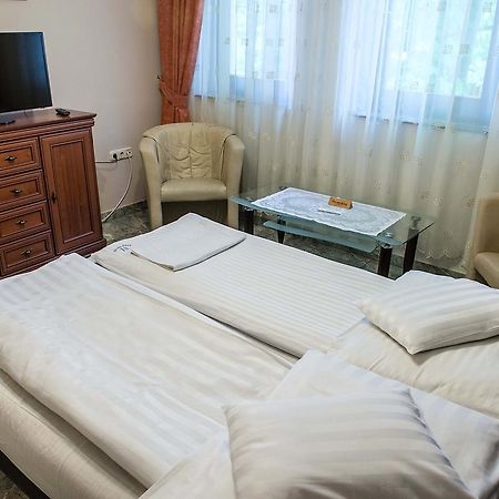 Bl Luxus Apartman Szeged Bagian luar foto